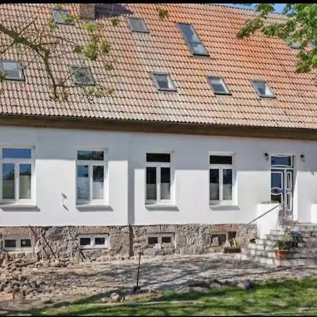 Apartment Gutshaus Breesen Anika